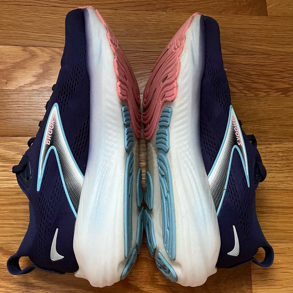 Brooks Glycerin 22 Women's Purple and Pink Running Shoes - Picture 5 of 7
